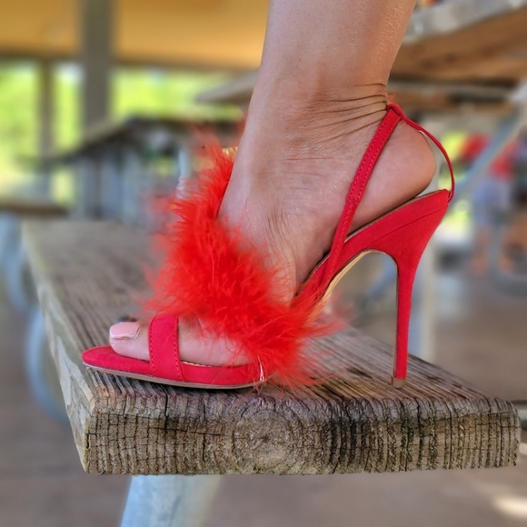 Red Feathered Fringe Open Toe Single Sole Heels - Picture 2 of 9